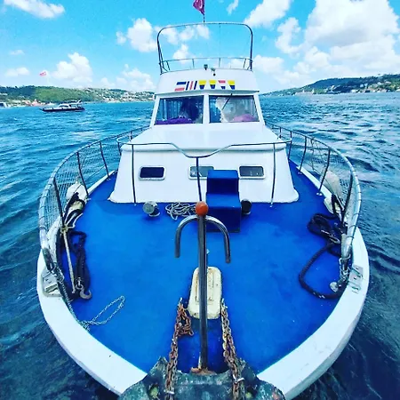 Πλωτό κατάλυμα Kmtyachtstanbul *